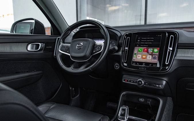 Volvo XC 40 cena 124900 przebieg: 76059, rok produkcji 2019 z Kazimierz Dolny małe 781